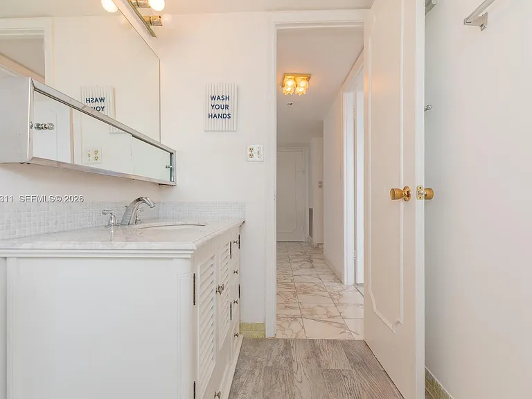 137 Golden Isles Dr #809 — Photo 20