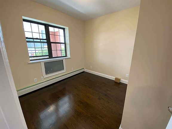 5th image of 26-26 18th St #4R