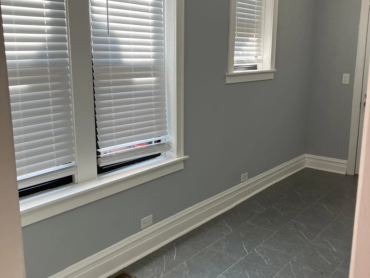 2506 N Laramie Ave — Photo 3
