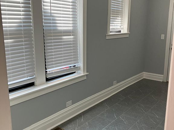 3rd image of 2506 N Laramie Ave #2R