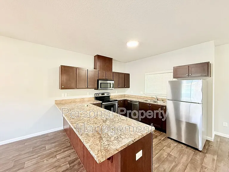 12600 NE 49th St #F — Photo 7