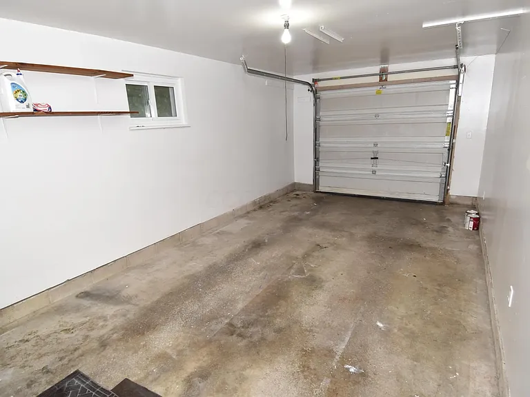 7075 Bartlett Rd — Photo 21