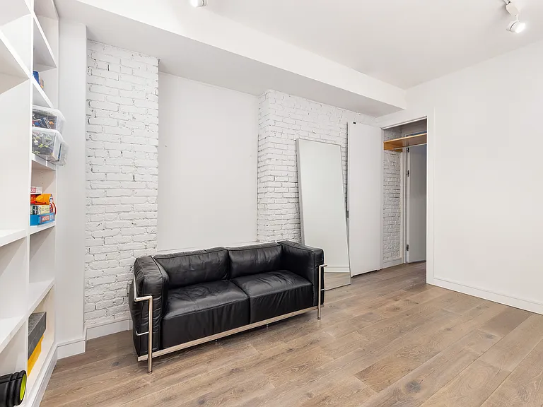 9 Jones St #2 — Photo 7