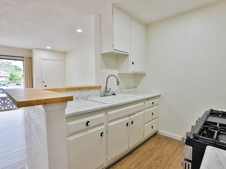 4076 Jackson Ave #1 — Photo 9