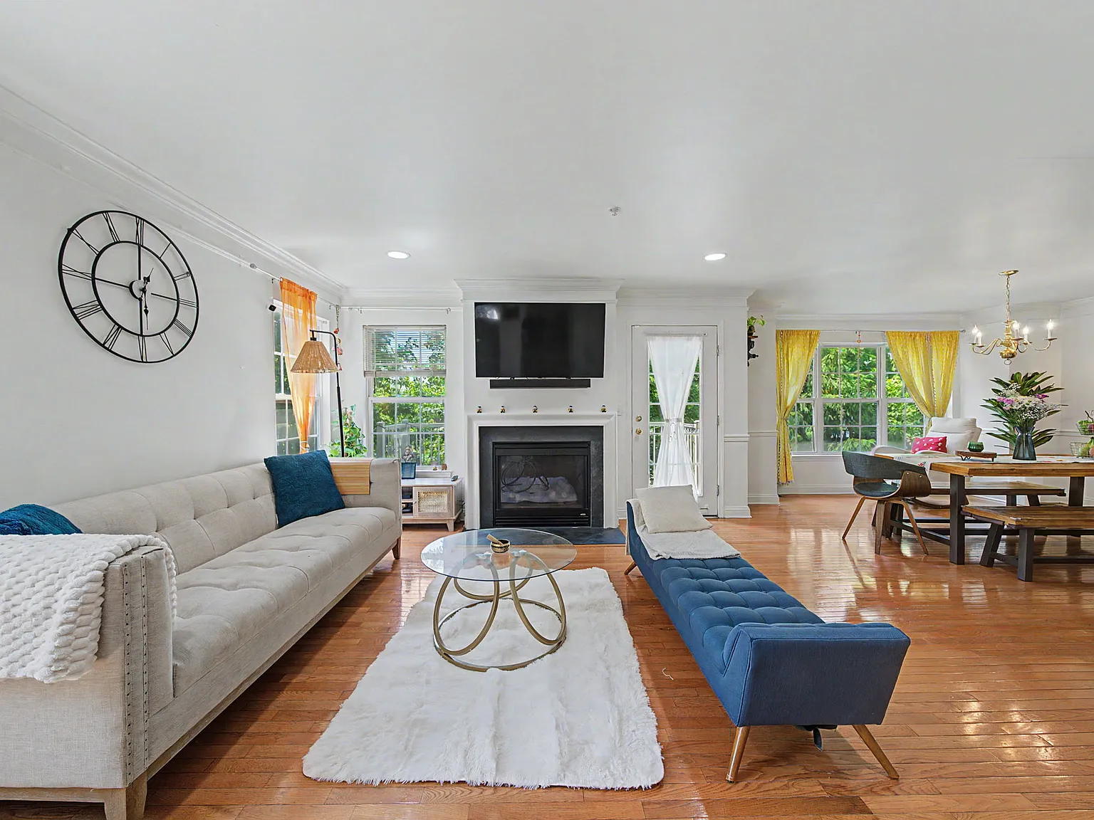 2 bed, 1886 sqft, $4,100 — Photo 1