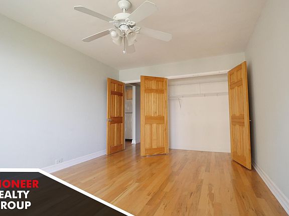 3rd image of 454 W Wellington Ave #1MB