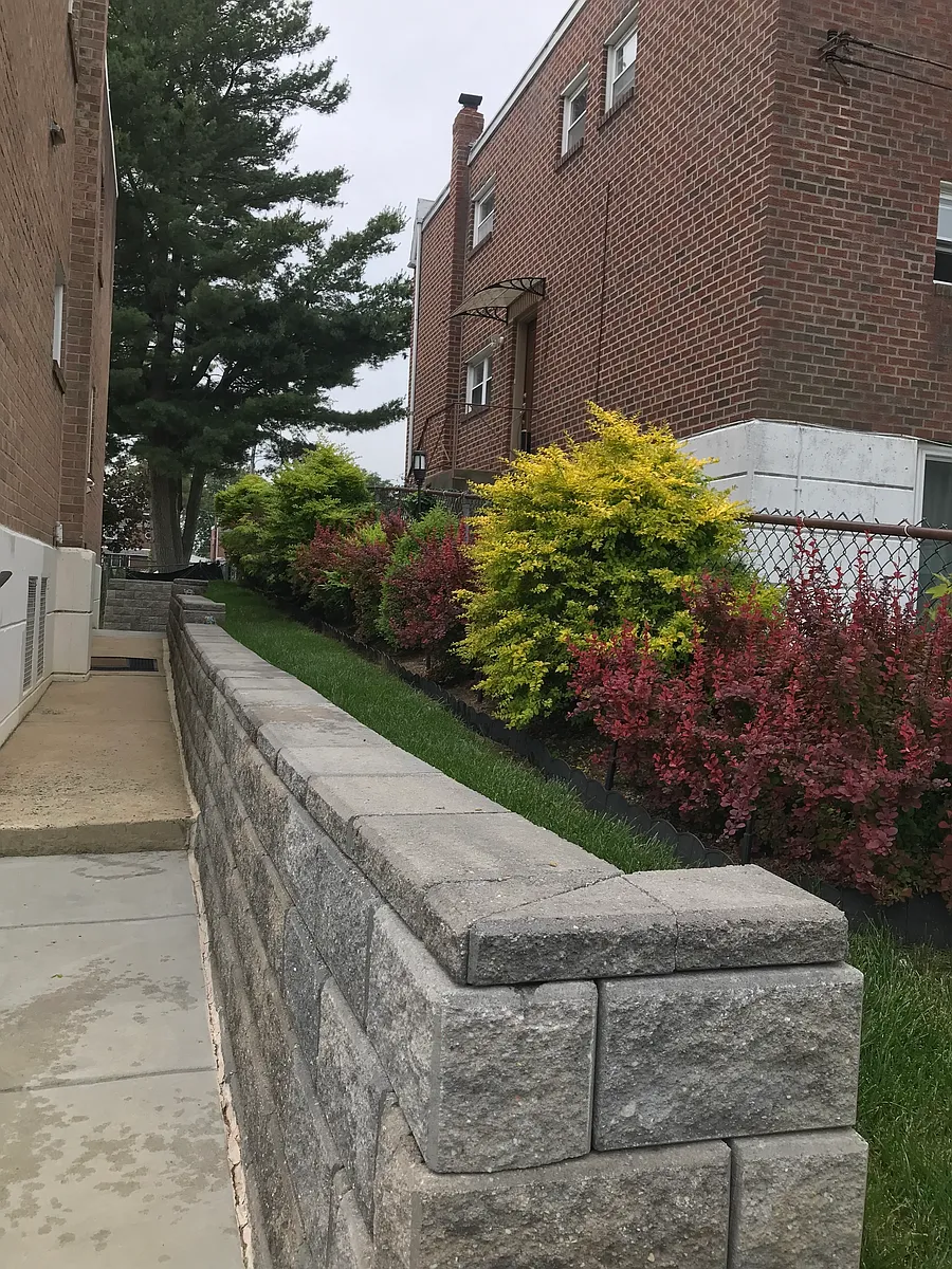 Building Photo - 650 Parlin St #1