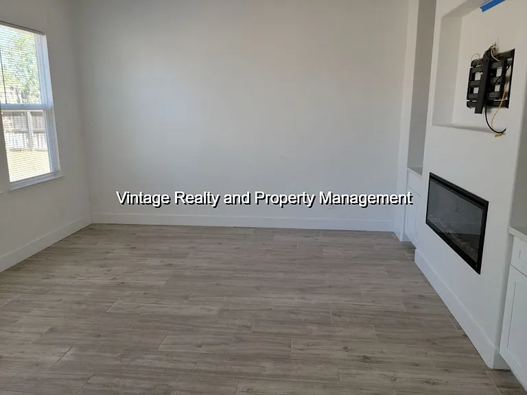 1052 Foxfire Dr — Photo 5