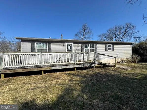 24 S School House Rd, Thomasville, PA 17364
