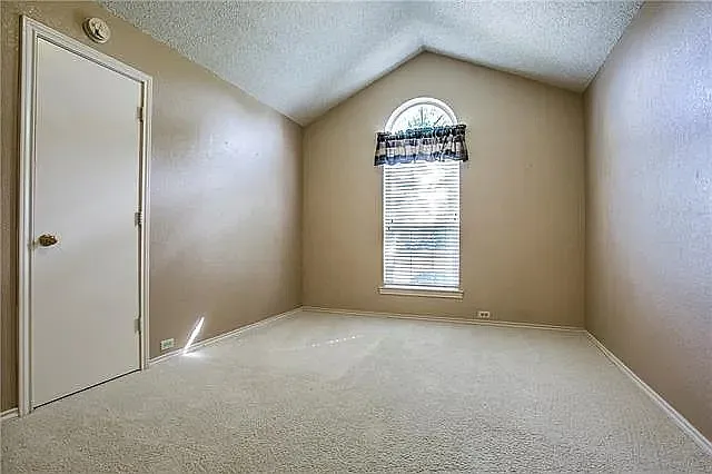 1207 Mistywood Ln — Photo 17