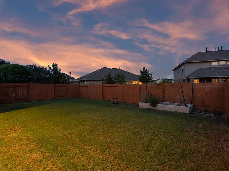 2428 Granite Hill Dr — Photo 85