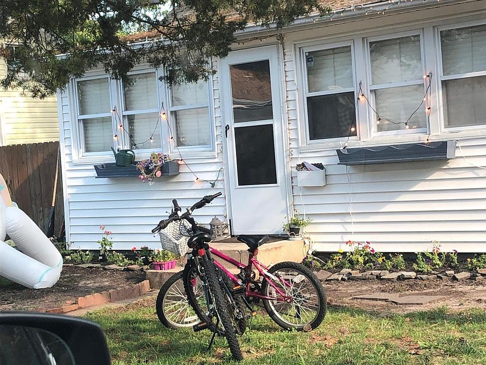 2nd image of 431 Malibu Way