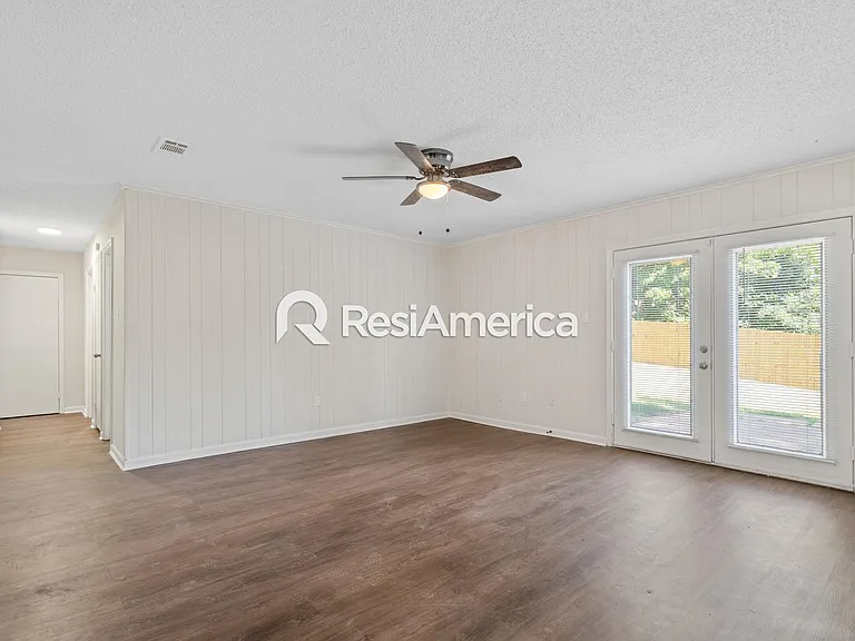 914 Valley Springs Dr — Photo 6