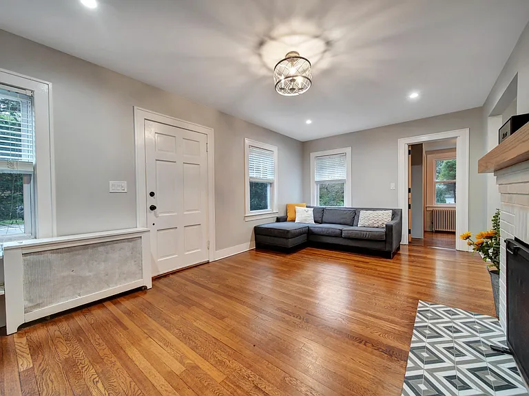 352 Durie Ave — Photo 8