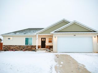 321 26th Ave NE, Watford City, ND 58854