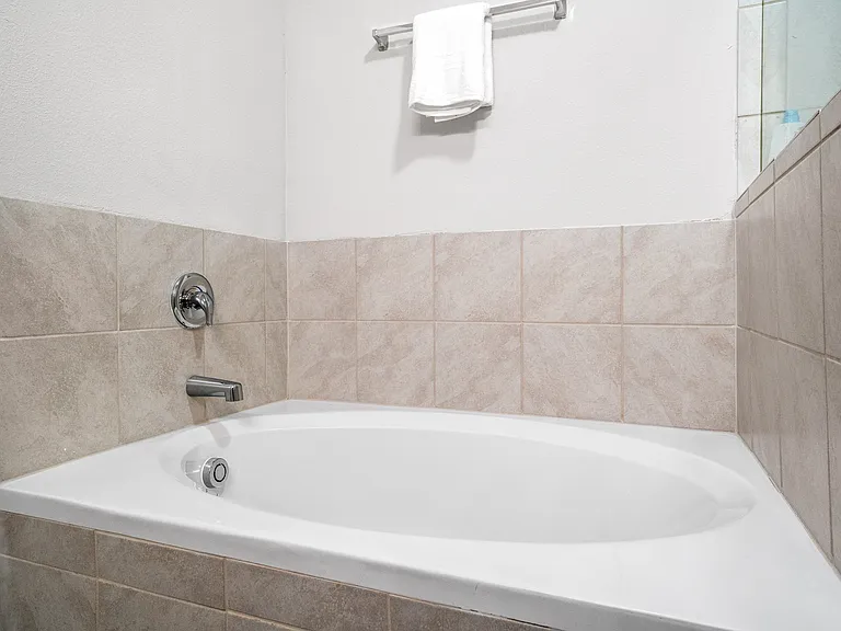 5541 Topwater Trl — Photo 60