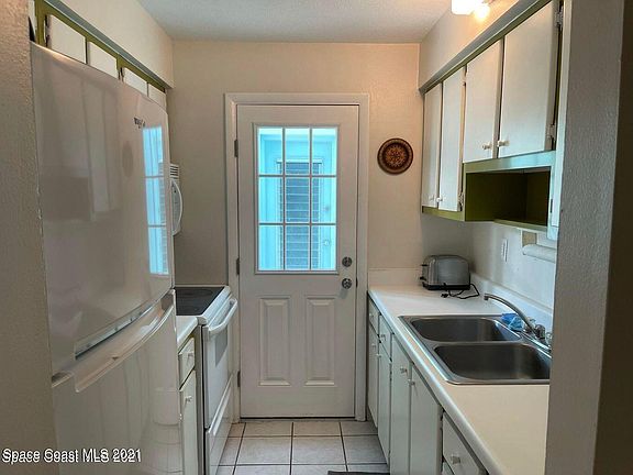 5th image of 350 Fillmore Ave #3