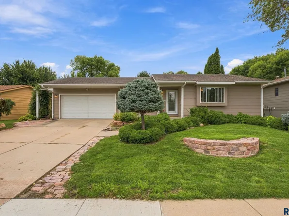 4405 S Laurel Oak Dr, Sioux Falls, SD 57103