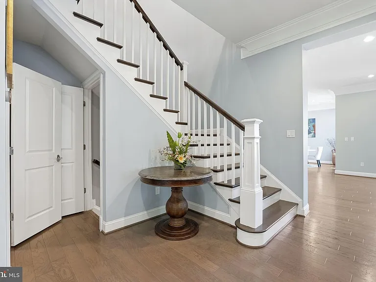 9123 Old Georgetown Rd — Photo 17