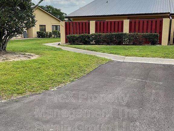 2nd image of 1006 Medinah Dr