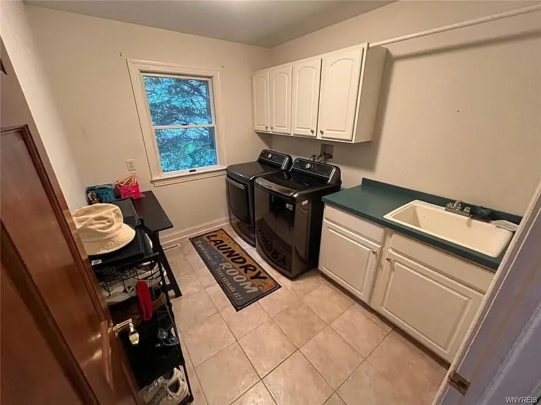 8350 Manchester Park Dr — Photo 4