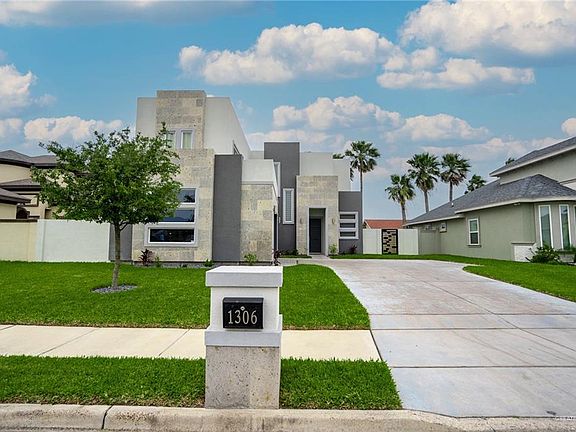 2nd image of 1306 Maravilla Dr