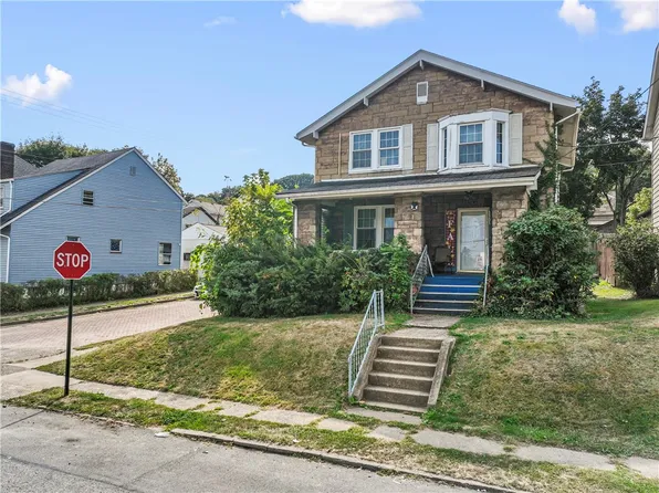 1301 Main St, Crescent, PA 15001