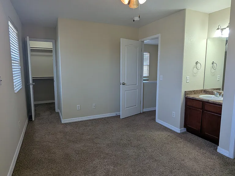 7335 Legacy Point — Photo 13