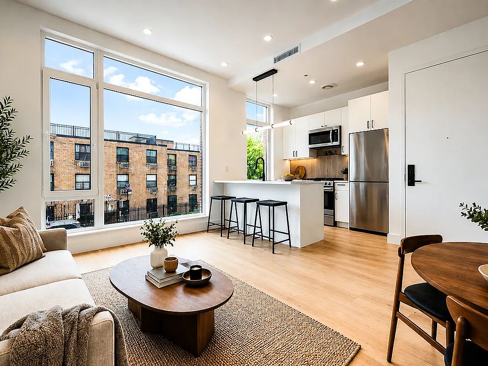 1st image of 418 Lorimer St #3A