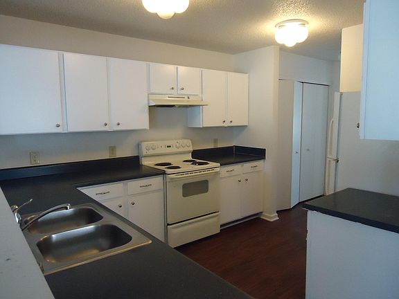 KITCHEN BEFORE GRANIT COUNTERTOP
