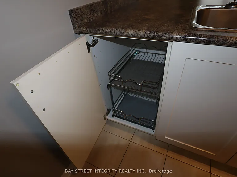 2435 Greenwich Dr #39 — Photo 22