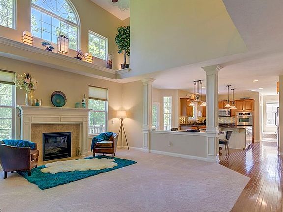 3rd image of 7073 Cascade Creek Ln