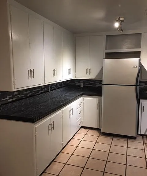 1407 Lindale Ave — Photo 6