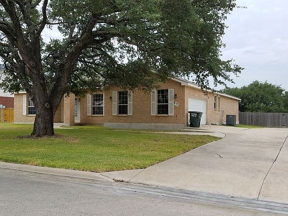 2nd image of 814 Rolling Hills Dr