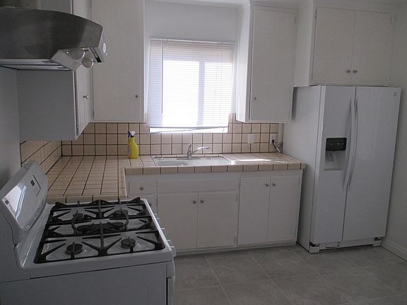 5th image of 433 W Floral Dr