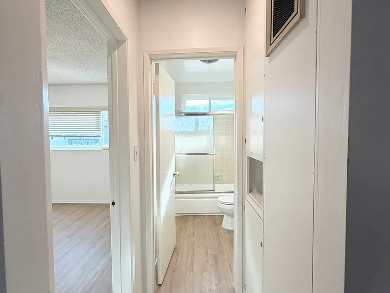 4350 Troost Ave #10 — Photo 6