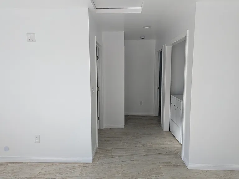 1208 N Oakley Ave #A — Photo 3