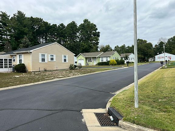 5th image of 13 Hampshire Ln