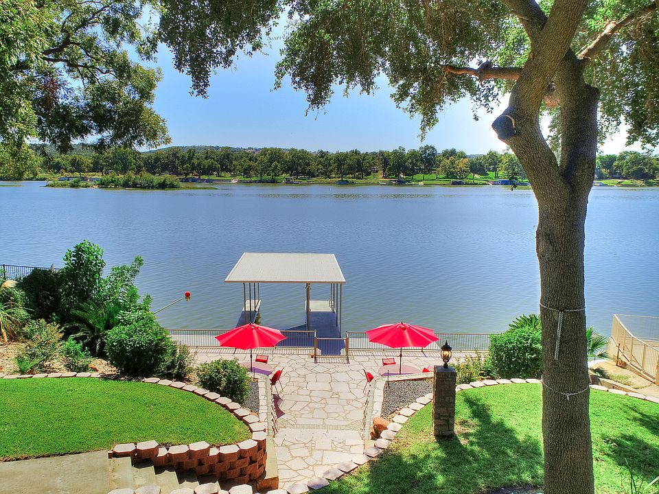 1st image of 337 Meadowlakes Dr