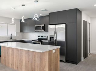 430 Tamarind Dr, Hallandale Beach, FL 33009