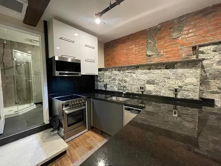1028 Commonwealth Ave #109 — Photo 4