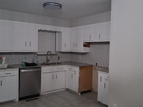 2nd image of 1113 SW 55th St