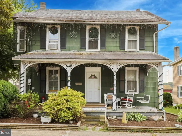 28 Elizabeth St, Christiana, PA 17509