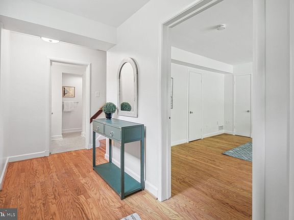5th image of 10418 Drumm Ave