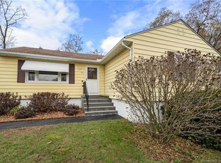 85 Deepwood Dr, Waterbury, CT 06708
