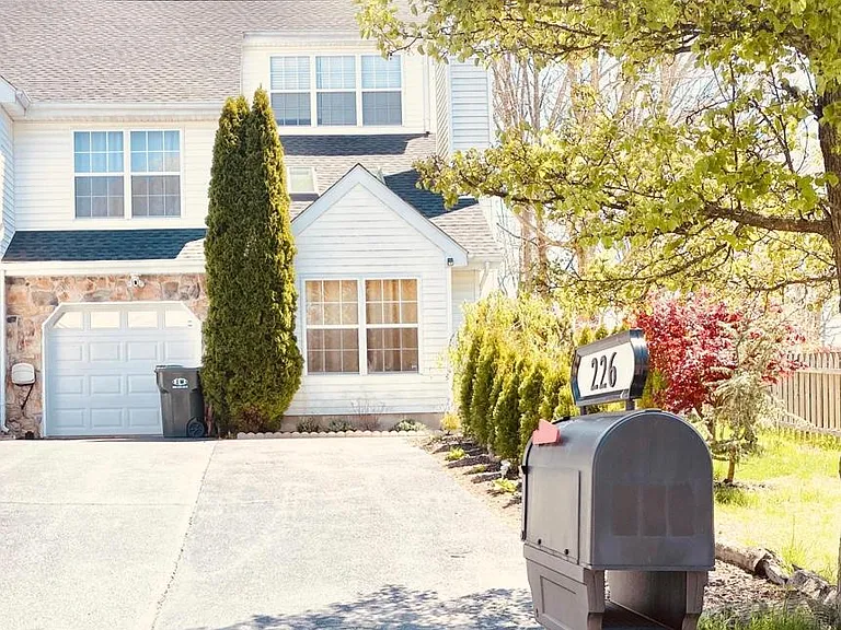 226 Moses Milch Dr — Photo 1