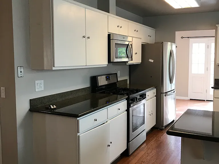723 Joseph Ct — Photo 8