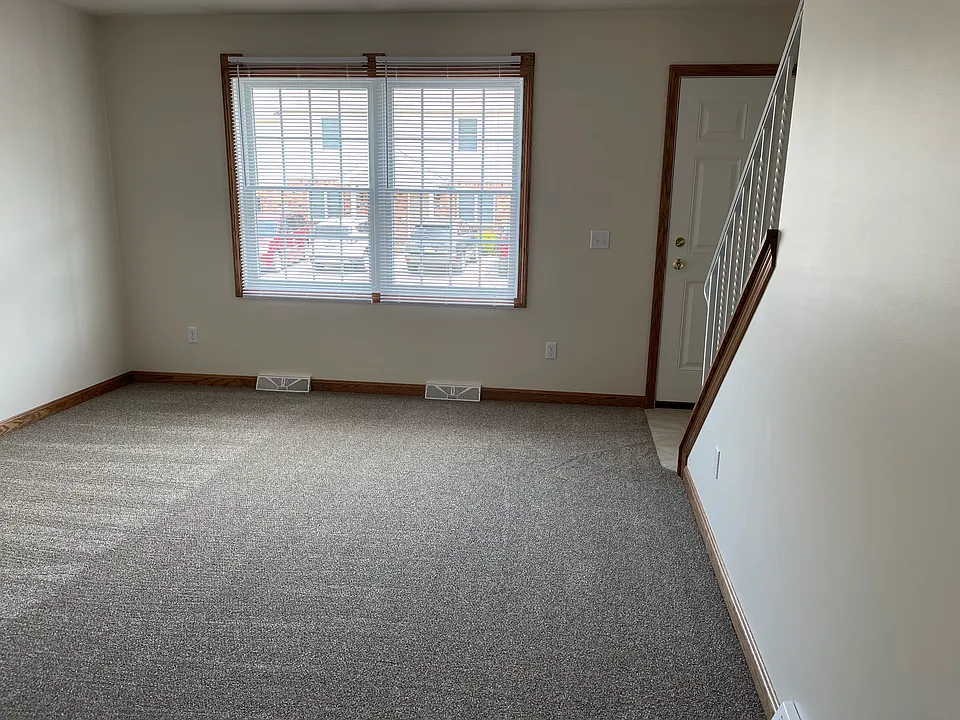 2906 Lena Ct
