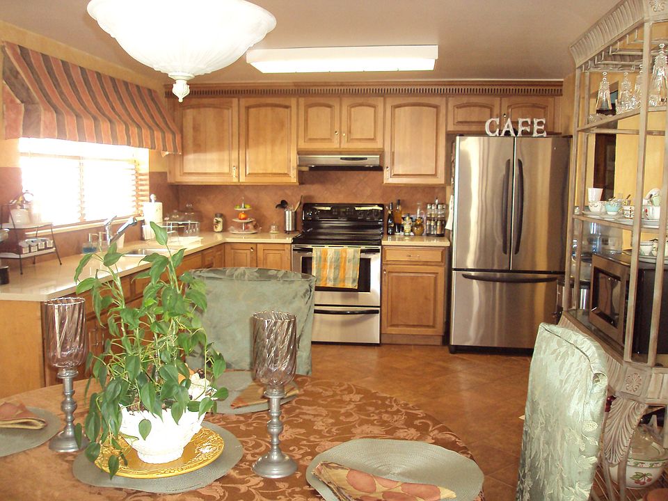 2nd image of 6802 Dickinson Ct