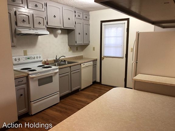 3rd image of 311 N 2nd St